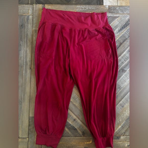 Athleta Pants - Athleta Women’s 3X Salutation Maroon Jogger Pants